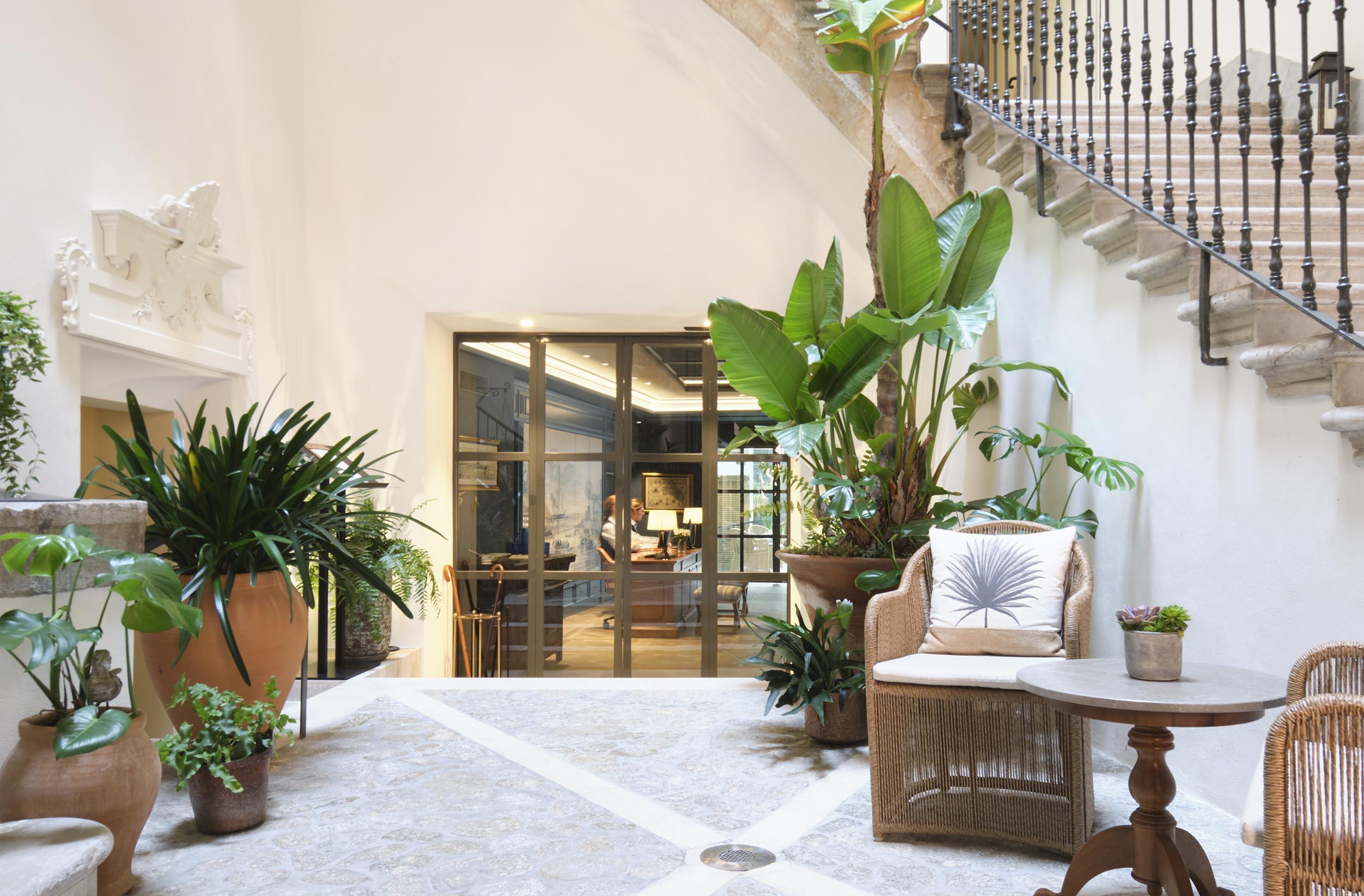 Hotel Antigua Palma - Casa Noble Bagian luar foto Interior of the hotel